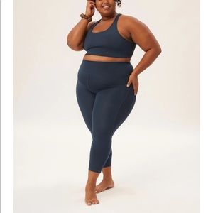 Girlfriend Collective Midnight Cropped Compressive High Rise Leggings - S